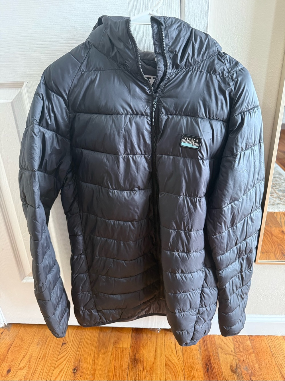 VISSLA Men’s Black Quilted Hooded Puffer Jacket